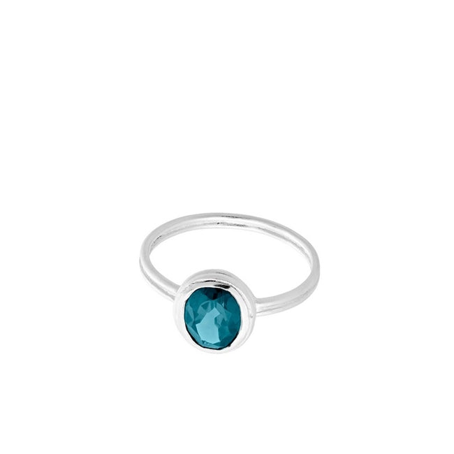 Hellier Blue Ice ring i sølv med London Blue Topas fra Pernille Corydon